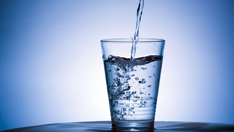 長期喝帶水垢的水會得腎結石？這樣喝水更健康
